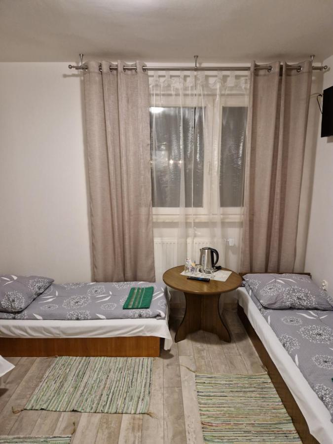 Zajazd Lesny Tuszyn Exterior foto