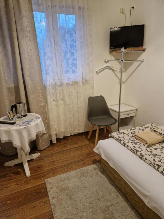 Zajazd Lesny Tuszyn Exterior foto