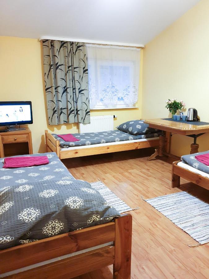 Zajazd Lesny Tuszyn Exterior foto